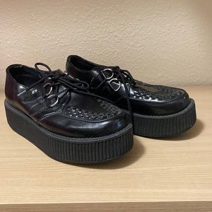 TUK BLACK CREEPERS!